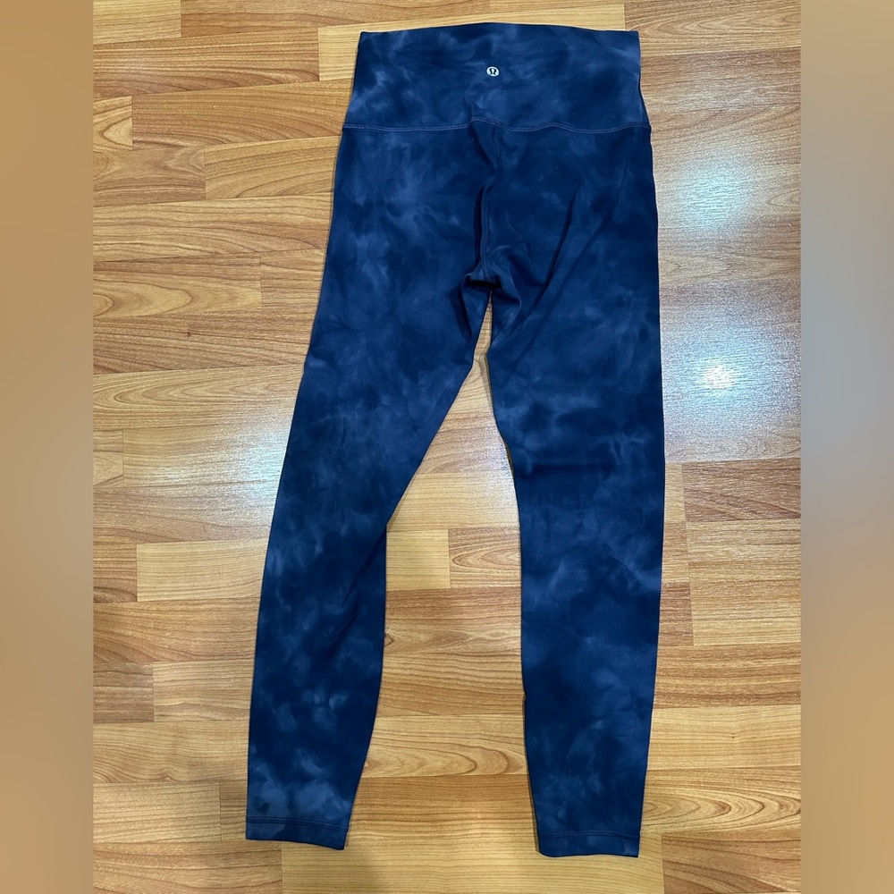 Women’s size 6 lululemon wunder train